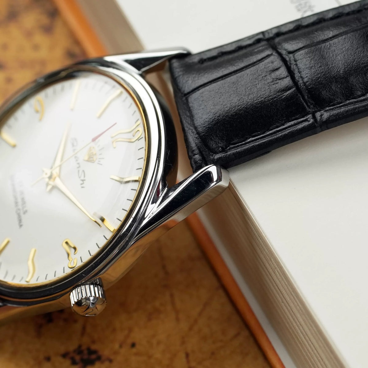 Diamond Brand Men's Manual Wind Watch Vintage Leather Strap Waterproof