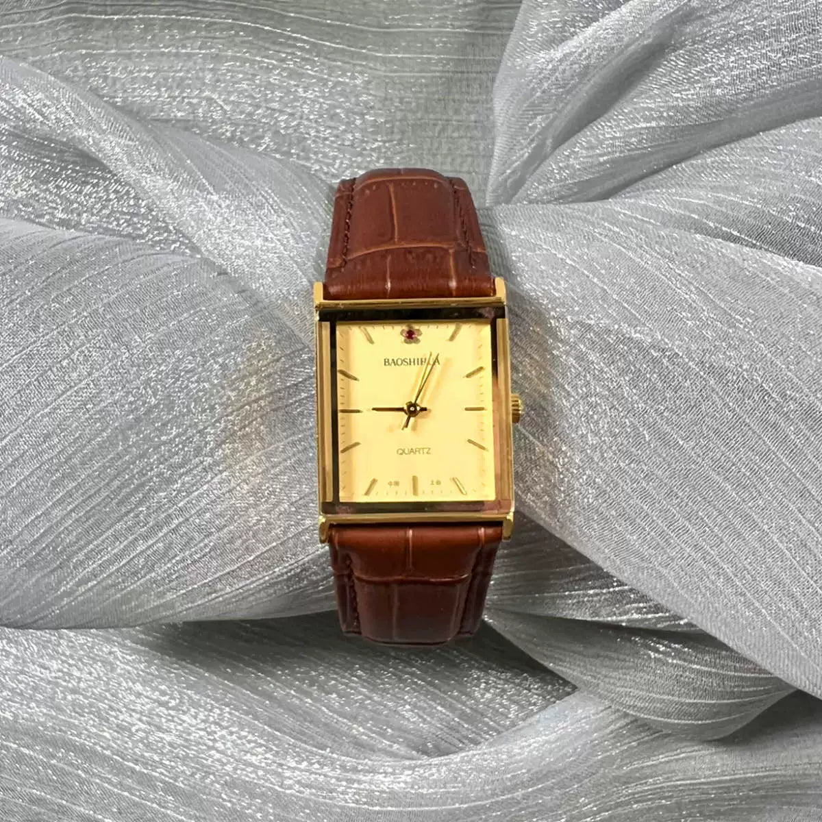 Baoshihua Vintage Ladies Quartz Watch Small Elegant Retro NOS Shanghai Genuine