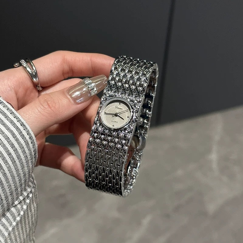 Women's Vintage Bangle-Style Quartz Watch, Elegant Slim Dial