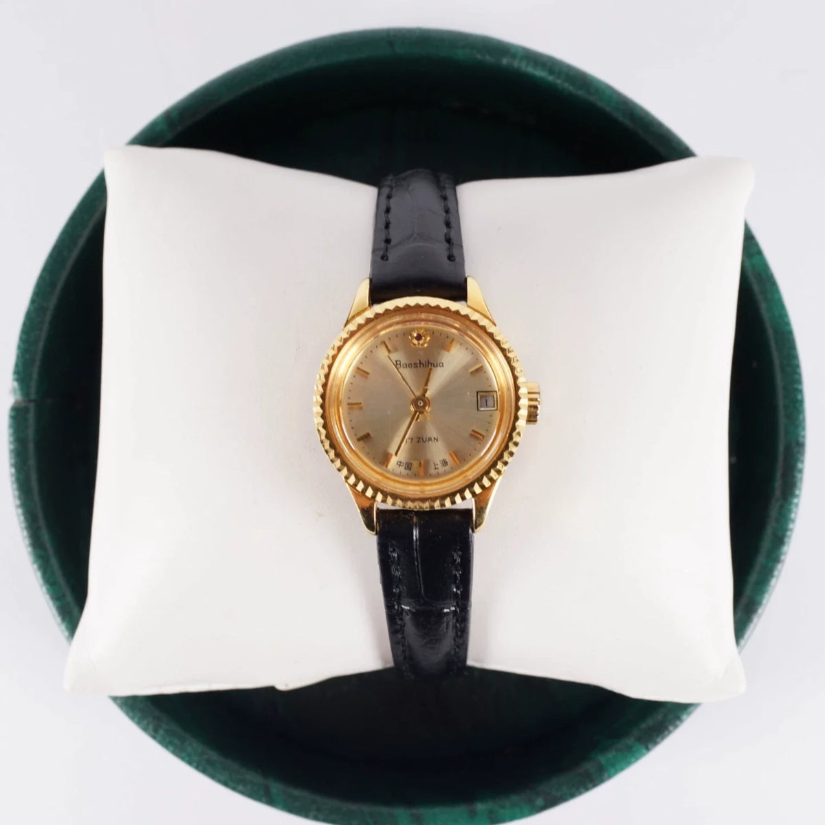 Baoshihua Ladies Manual Wind Mechanical Watch Small Vintage Retro NOS Shanghai