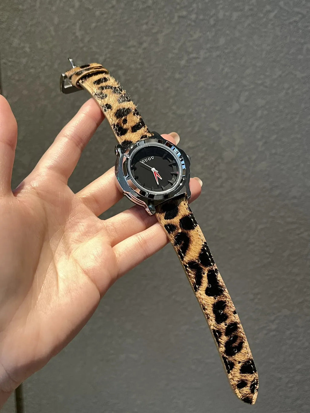 Women's Vintage Leopard-Print Plush Leather-Strap Watch