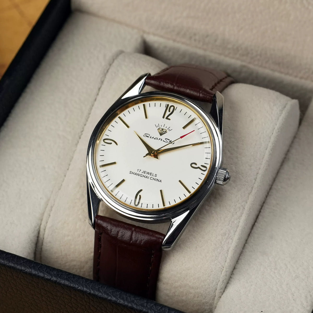 Diamond Brand Men's Manual Wind Watch Vintage Leather Strap Waterproof