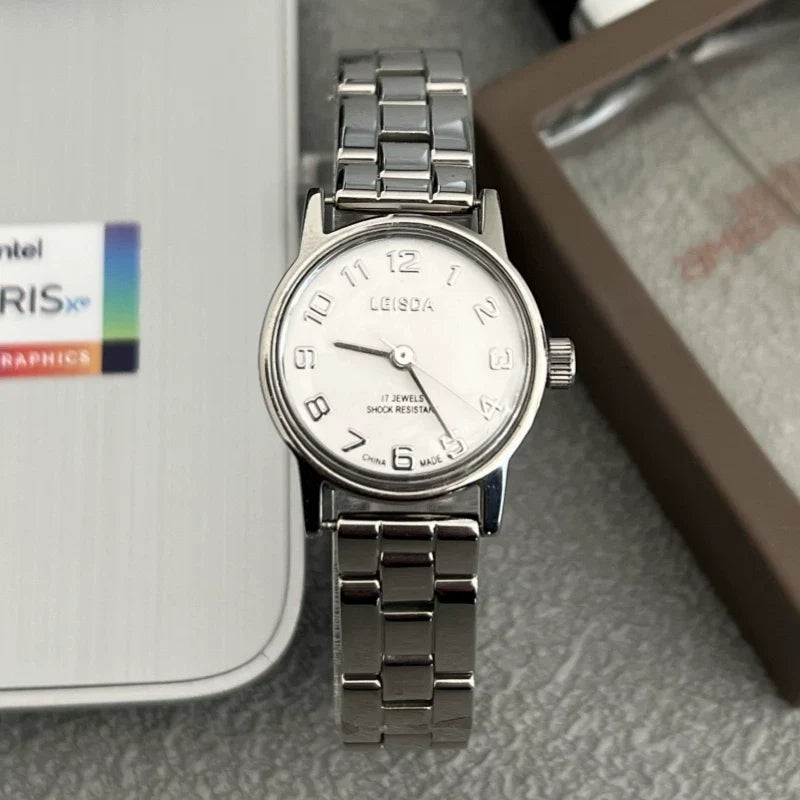 LEISDA Ladies 5520 Manual Wind Mechanical Watch Small Minimalist Vintage NOS