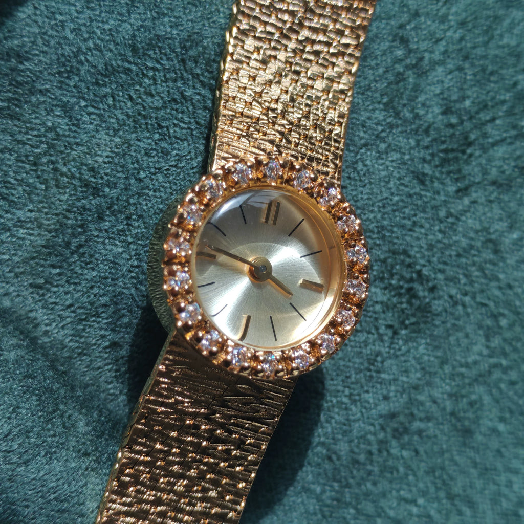 babila Ladies Small Gold Watch Vintage Retro Exquisite Light Luxury