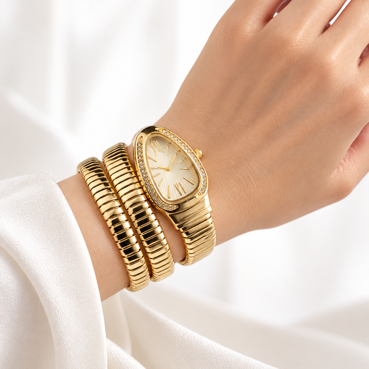 Women's Snake Bracelet Quartz Watch