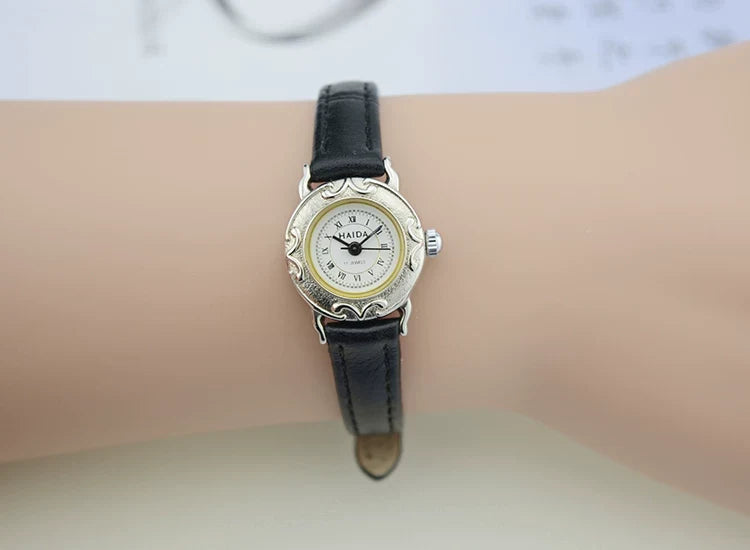 HAIDA Ladies Manual Wind Mechanical Watch Engraved Case Vintage Shanghai NOS