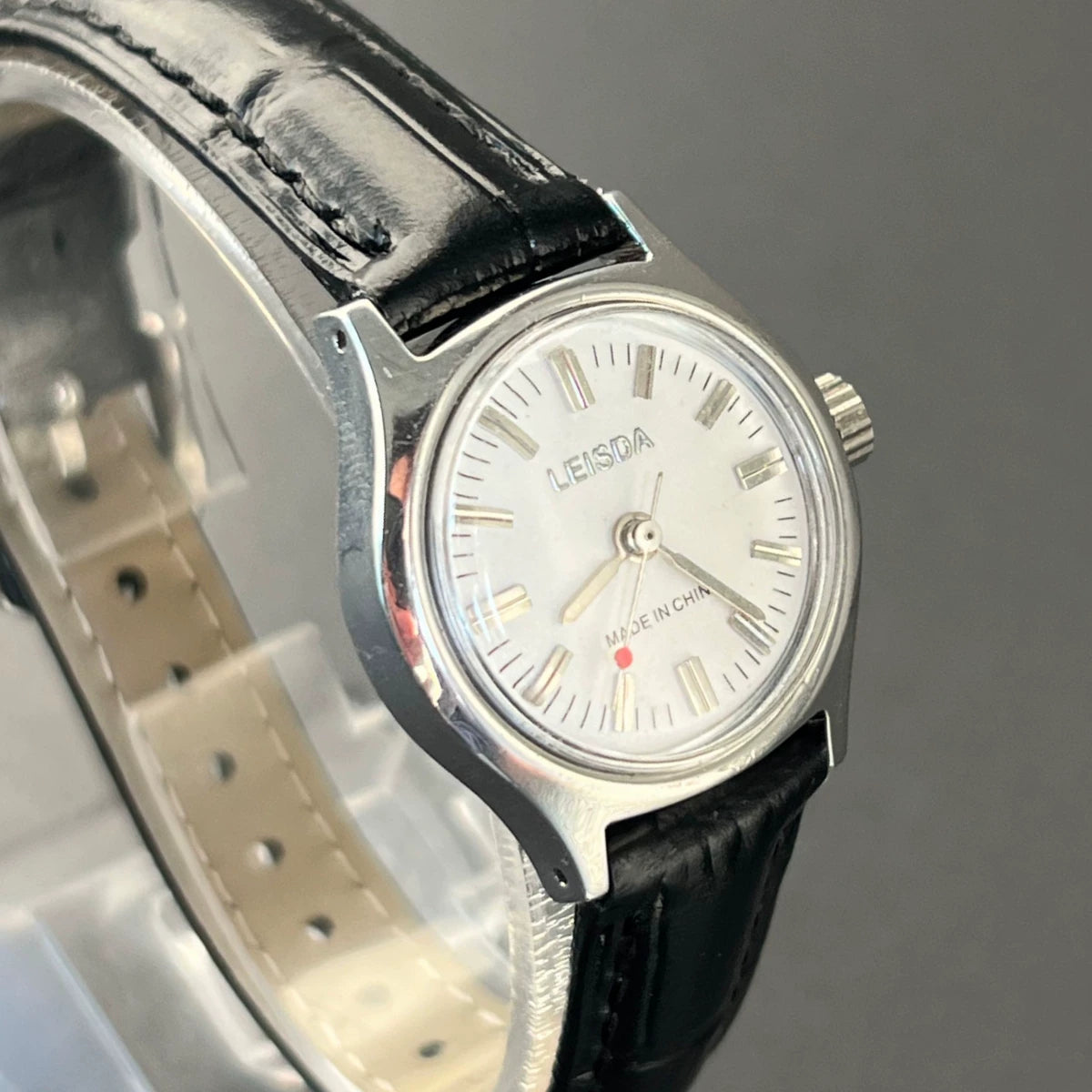 LEISDA Ladies Manual Wind Mechanical Watch 19 Jewels Sea Gull Movement Vintage