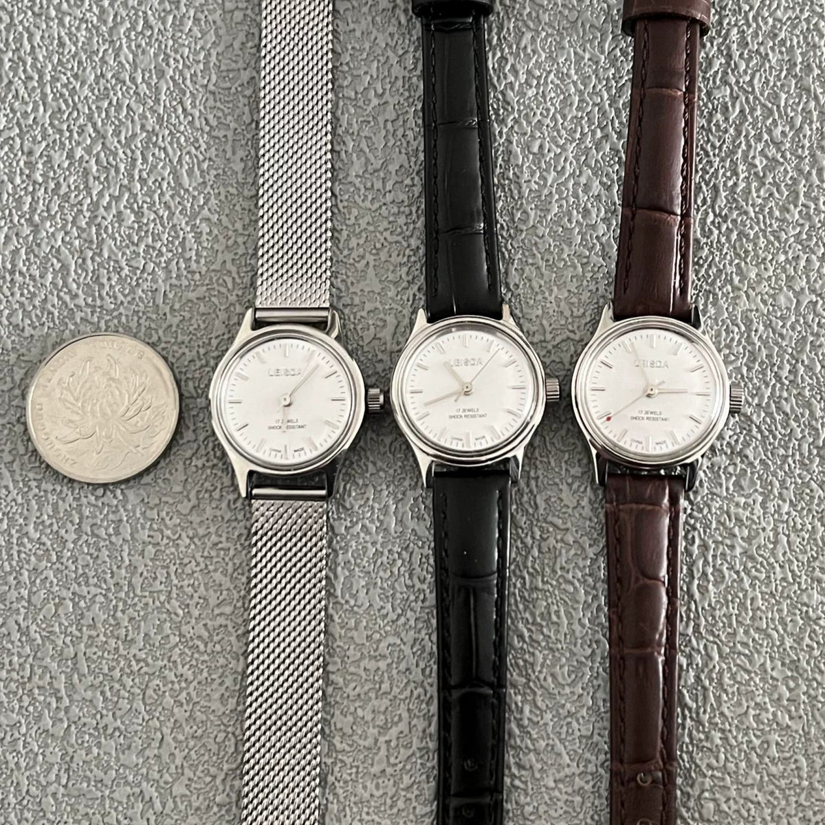 LEISDA Ladies 5520 Manual Wind Mechanical Watch Small Minimalist Vintage